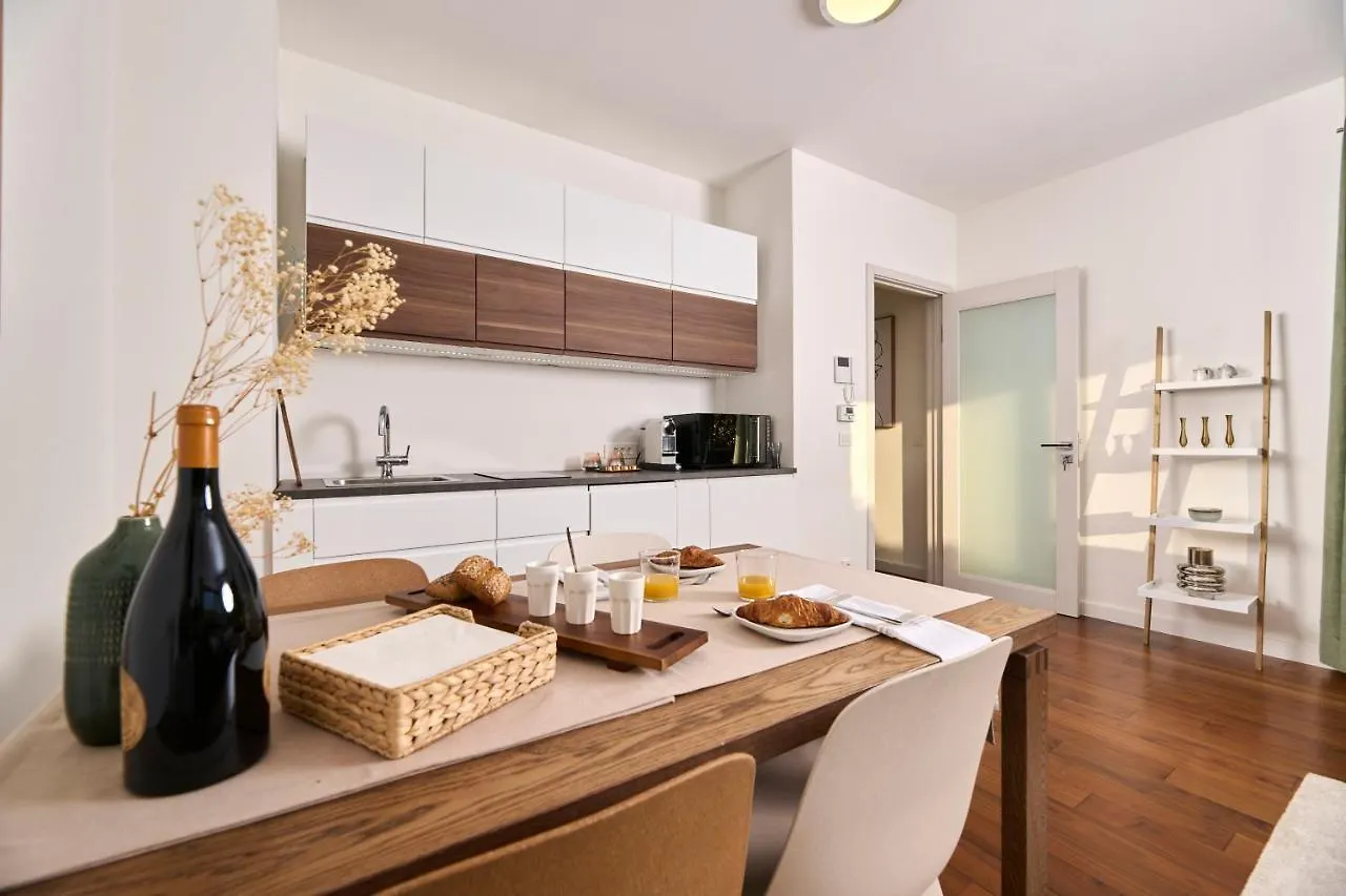 Spada Brand New Apartment With Garden 3 Min From Beach! Porec