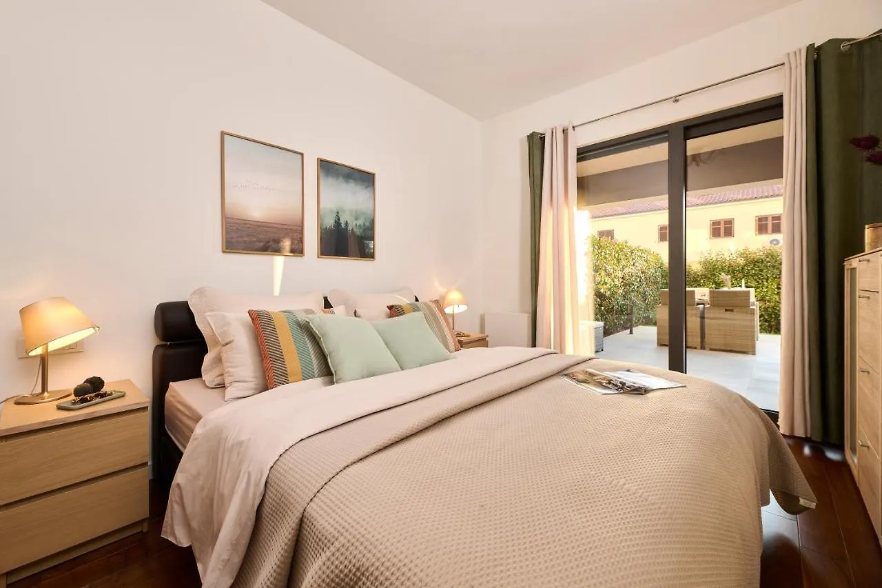 Spada Brand New Apartment With Garden 3 Min From Beach! Porec