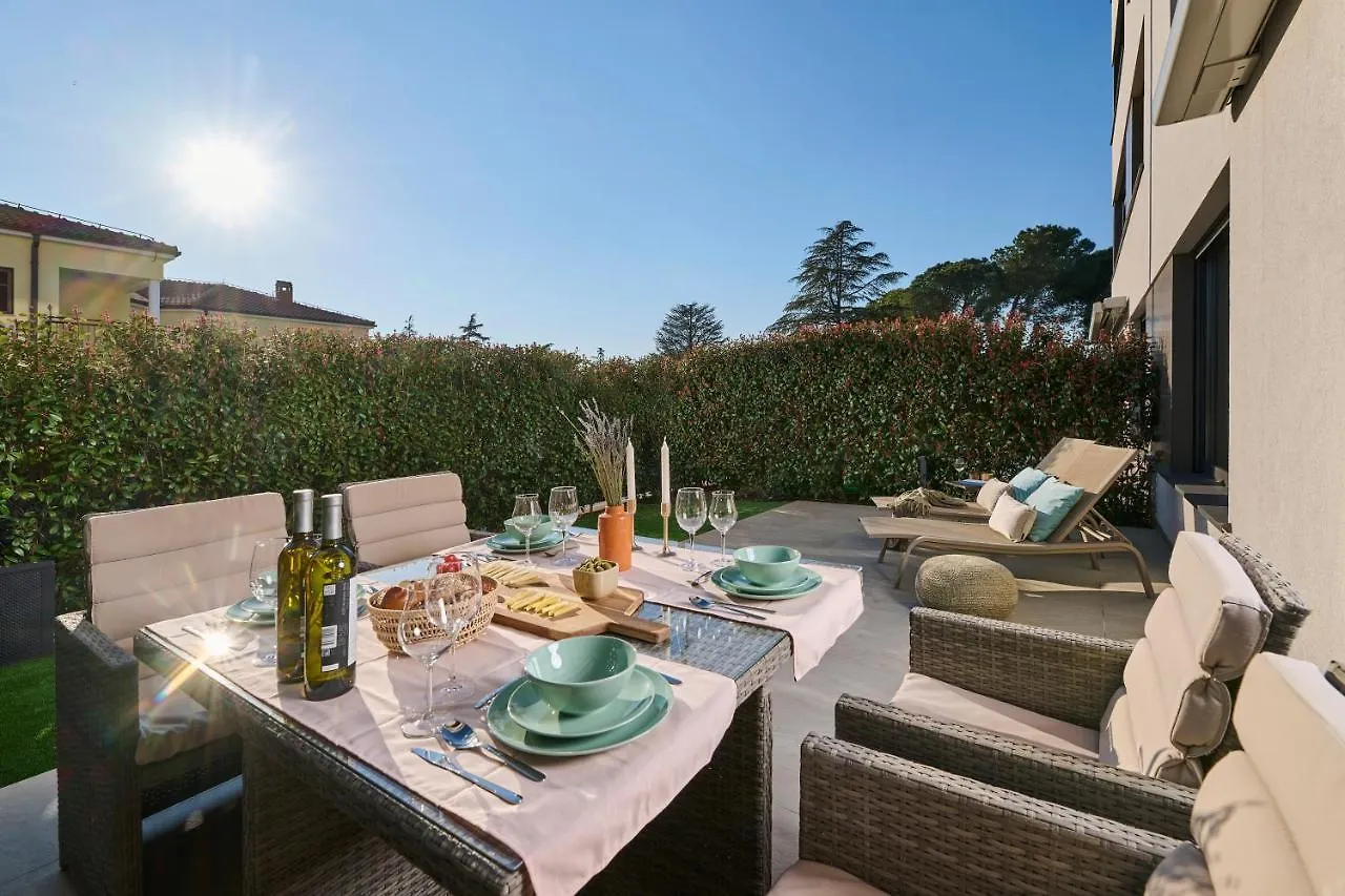 Spada Brand New Apartment With Garden 3 Min From Beach! Porec