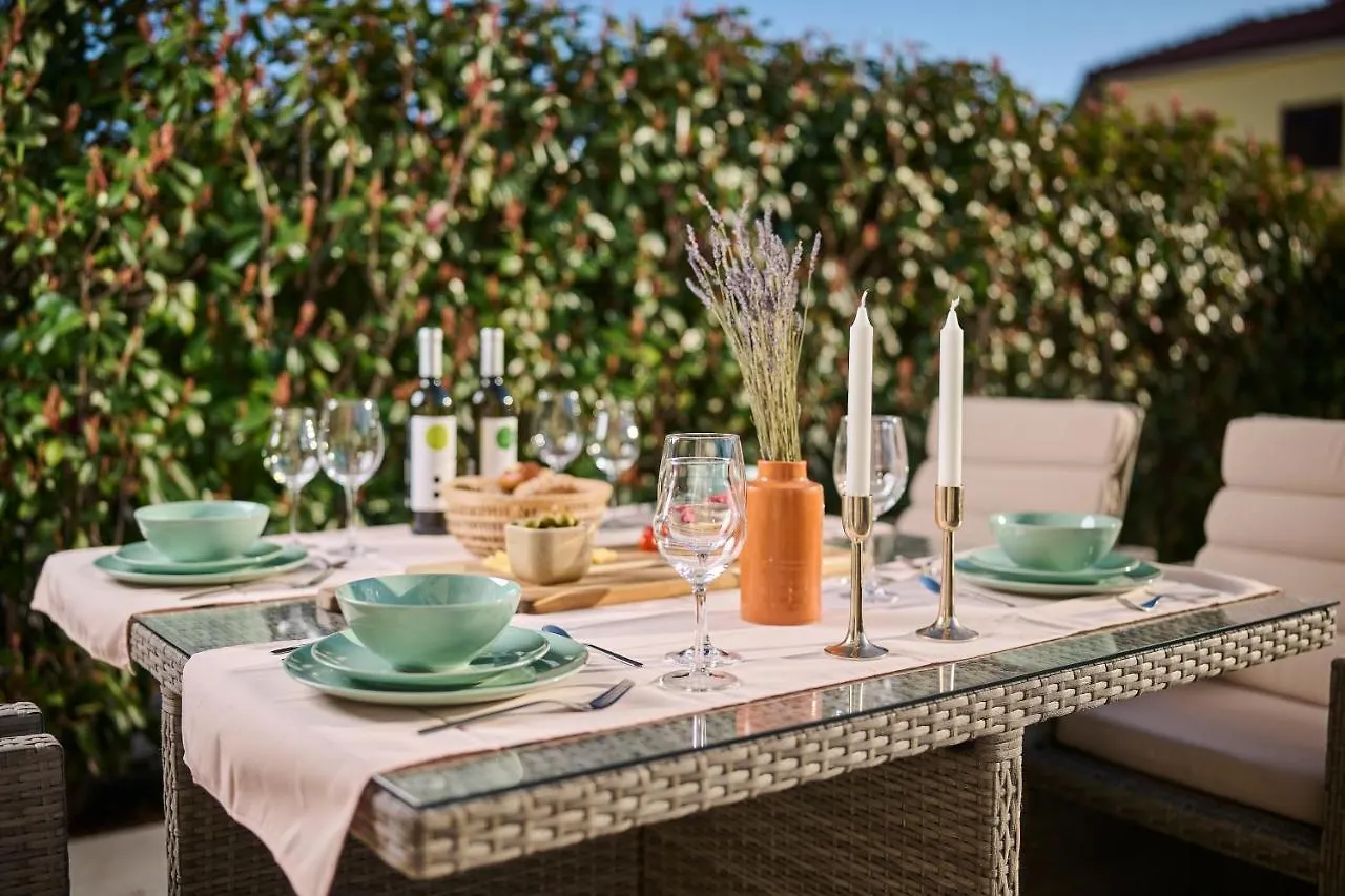 Spada Brand New Apartment With Garden 3 Min From Beach! Porec