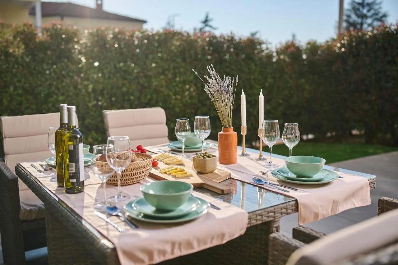 Spada Brand New Apartment With Garden 3 Min From Beach! Porec Croatia