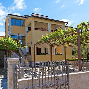 Korelic Garden Apartment
