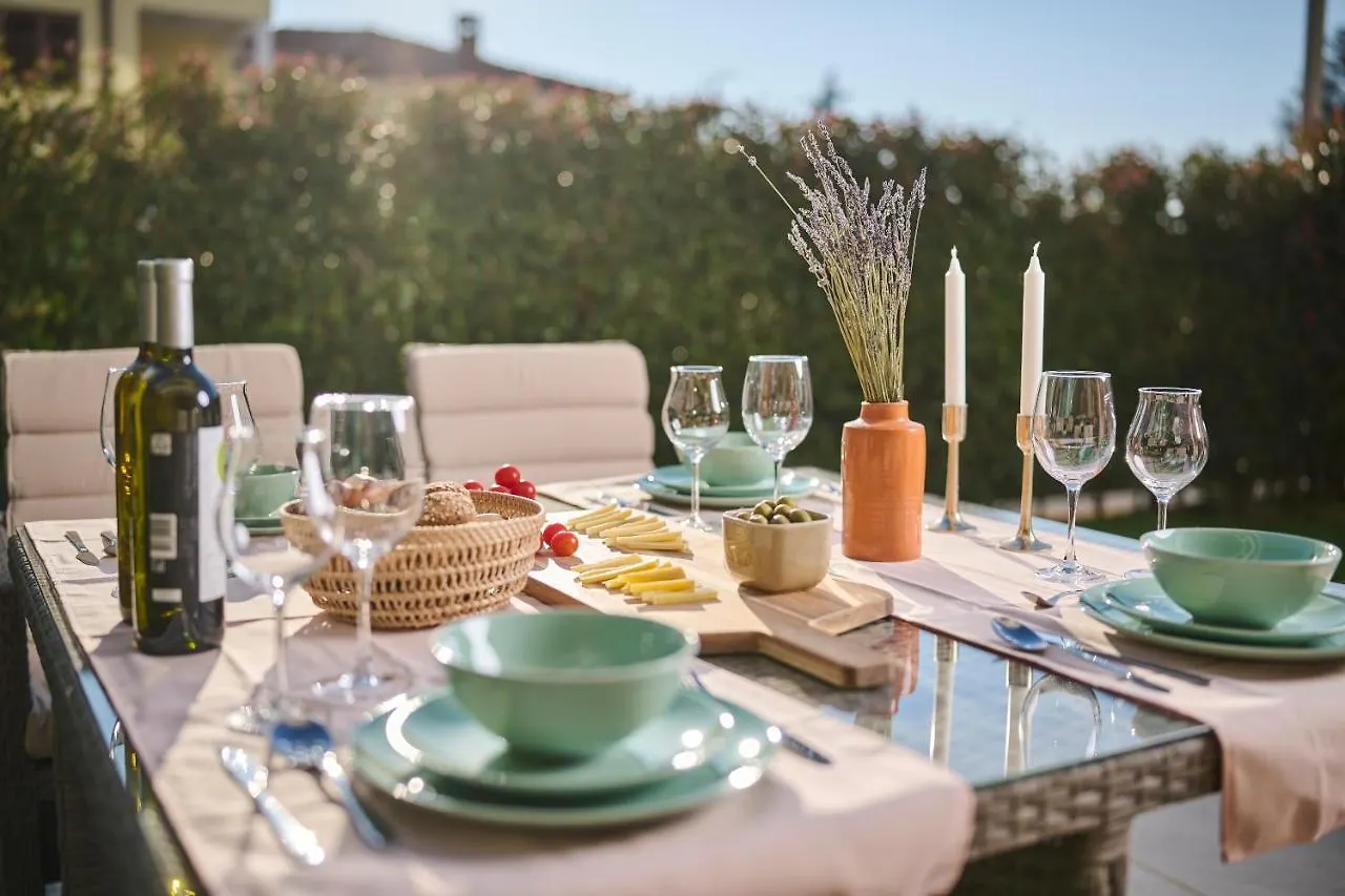 Spada Brand New Apartment With Garden 3 Min From Beach! Porec